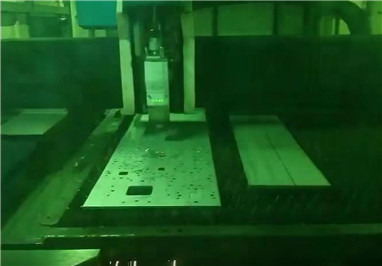 Laser cutting process in the sheet metal fabrication production